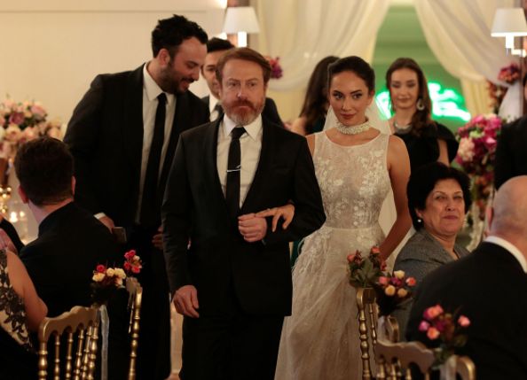 Ufak Tefek Cinayetler Ece Kimdir? Kariyeri ve Hayatı