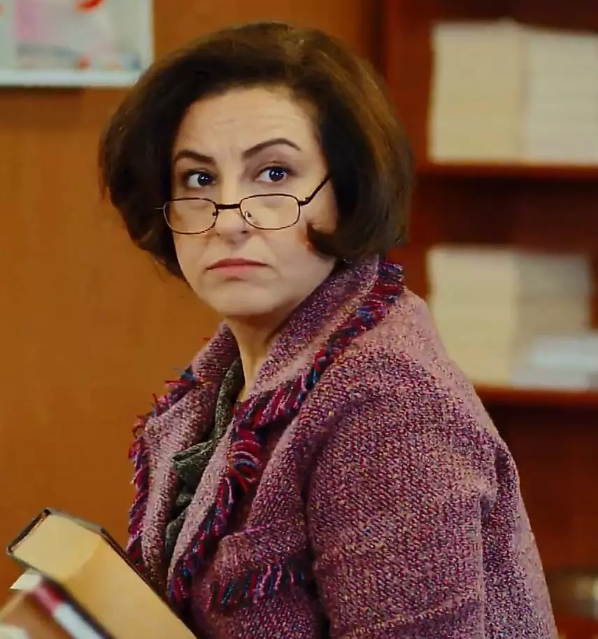 Erkenci Kuş 21. Bölüm Kıyafetleri