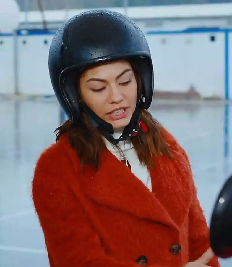 Erkenci Kuş 21. Bölüm Kıyafetleri