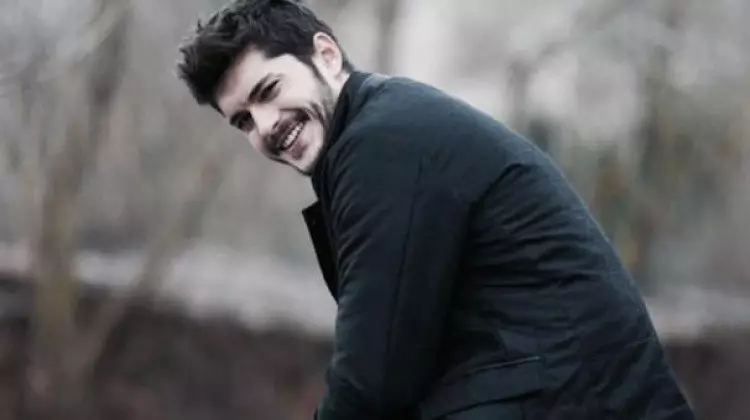 Çarpışma Dizinin Kerem’i Alperen Duymaz Kimdir?