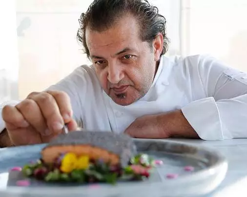 MasterChef Türkiye Jüri Üyesi Mehmet Yalçınkaya Kimdir? Nerede Çalışıyor?