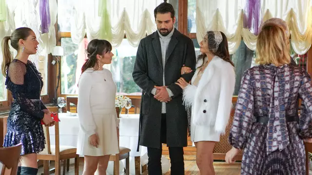 Yasak Elma 25. Bölüm Kıyafetleri