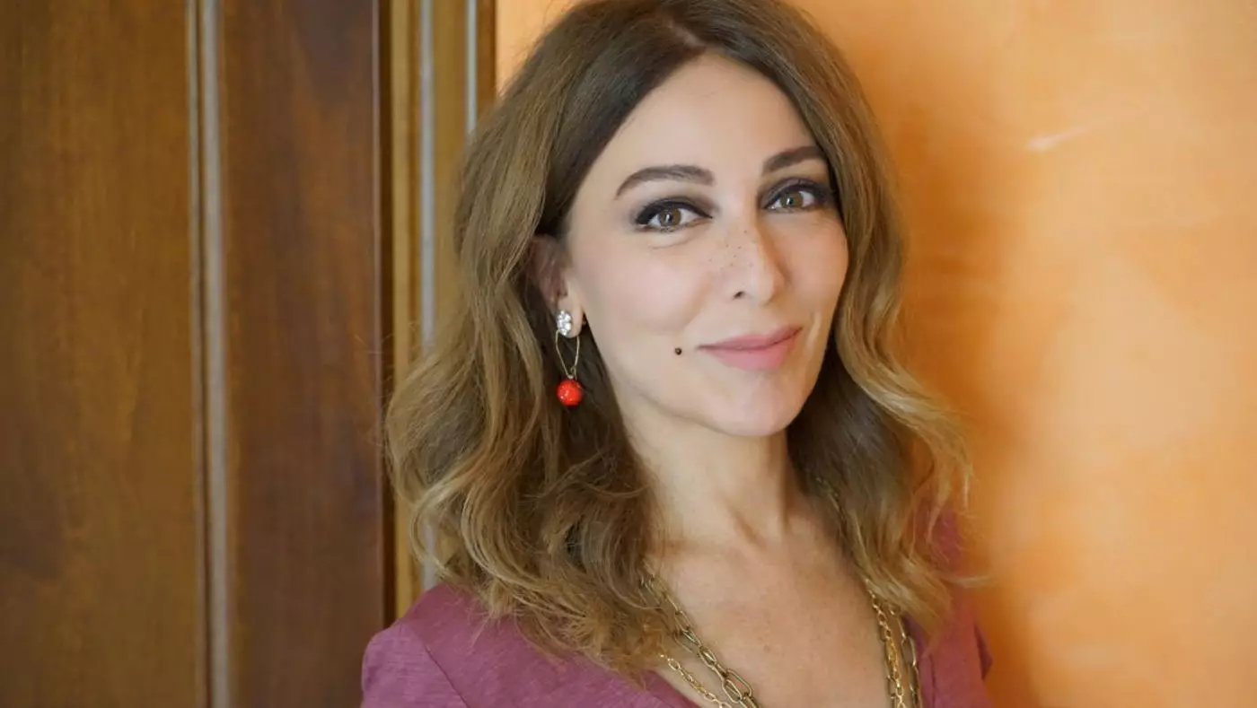 Zerrin Tekindor Performansı ile Göz Dolduruyor!