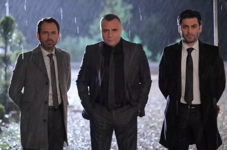 EDHO'da Flaş Ayrılık! Hangi İki Ünlü Oyuncu Diziye Veda Etti?